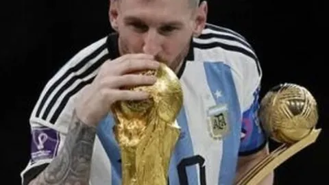 普雷西亚多和王永珀助力深圳佳兆业2-0胜青岛黄海，领跑中超第19轮